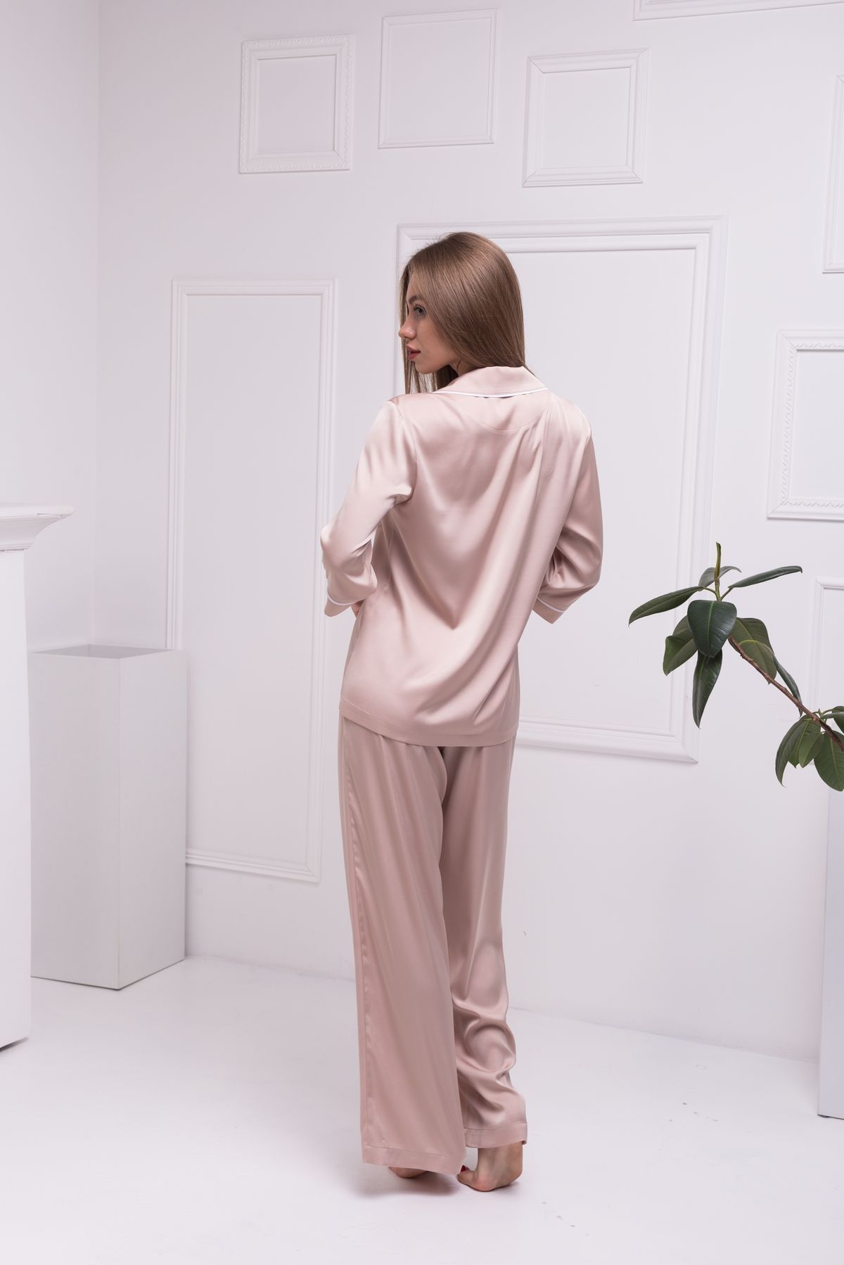 Beige jacket with pants, XS, 97% віскоза
3% еластан